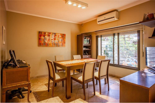 Imagen 5 de 13 de Casa De 3 Dormitorios En Venta Con Parrillero Fisherton