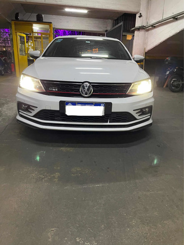 Imagen 5 de 8 de Volkswagen Vento 2018 2.0 Tsi Gli 211cv App Connect + Nav