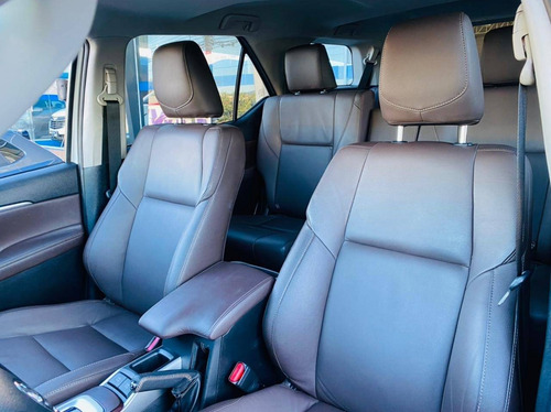 Imagem 13 de 15 de Toyota Hilux Sw4 2.8 Srx 4x4 7 Lugares 16v Turbo