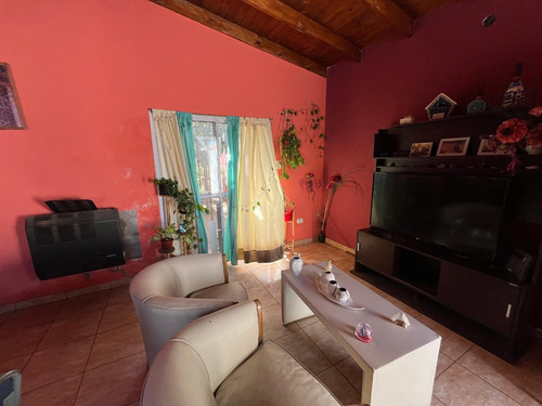 Casa En Ph-venta. Dos Dormitorios- Saladillo.