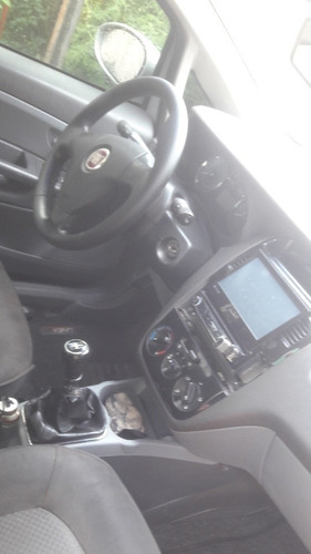 Fiat Linea 2012 1.8 16v Essence Flex 4p