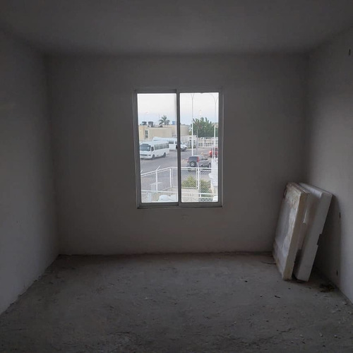 Imagen 5 de 12 de En Obra Gris, Townhouse Arz