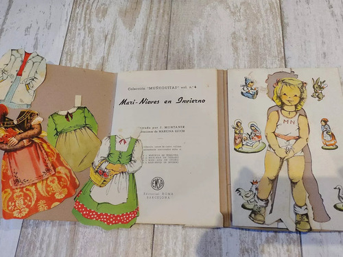 Antiguo Libro Infantil Con Muñequitas Papel María Nieves