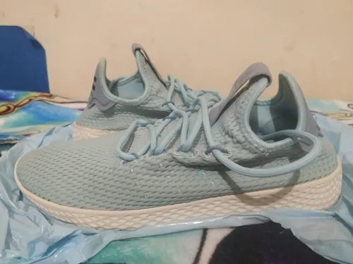Pharrell williams tennis shoes hu best sale