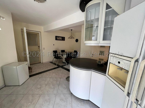 Alquiler De Elegante Apartamento En Colinas De Valle Arriba / Cl. Mls-24-21087