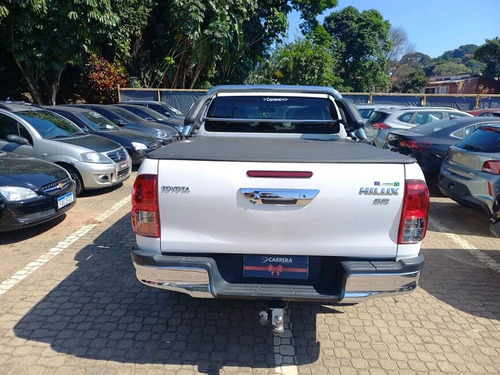 Toyota Hilux 2.7 SR 4X2 CD 16V FLEX 4P AUTOMÁTICO