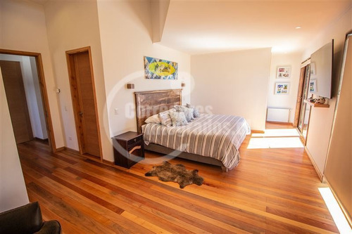 Imagen 10 de 22 de Casa En Venta De 5 Dormitorios En Pucón