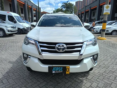 Toyota Fortuner 2.8 SRV
