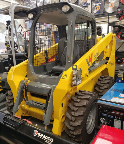 Imagen 1 de 10 de Minicargador Sw16 Wacker Neuson Con Motor Kohler De 55cv