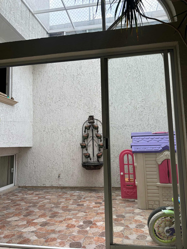 ¡casa En Venta En Condominio A Una Calle De Tollocan Y 5 Minutos De Town Square!