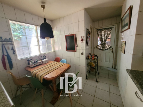 Casa En Venta De 5 Dorm. En Lo Barnechea