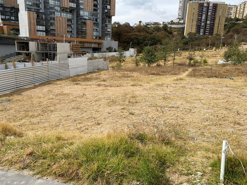 Imagen 1 de 5 de Terreno En Venta En Bosque Real