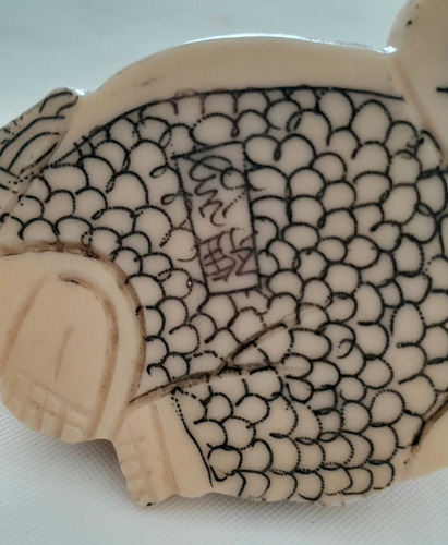 Antiguo Netsuke Buda En Noble Material Firmado (Usado)