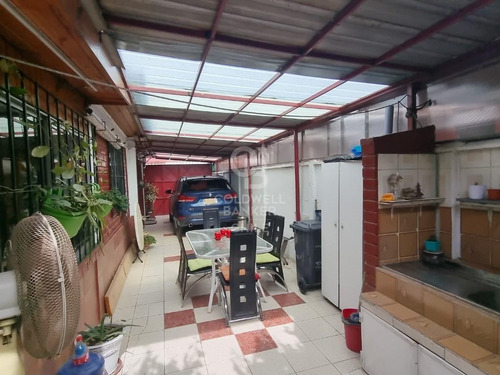 Remodelada, En Condominio Cerrado