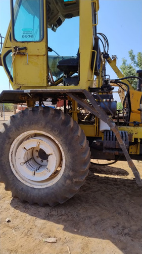 Carregadeira Cana Valtra Bm 100 4x4 2013 Com Motocana.
