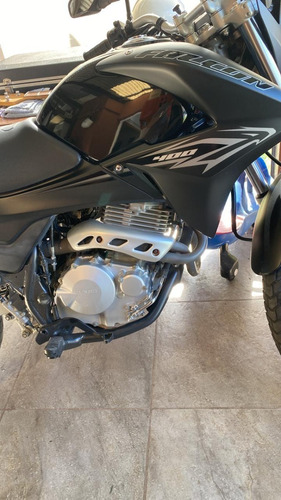 Imagen 2 de 9 de Honda Falcon 400