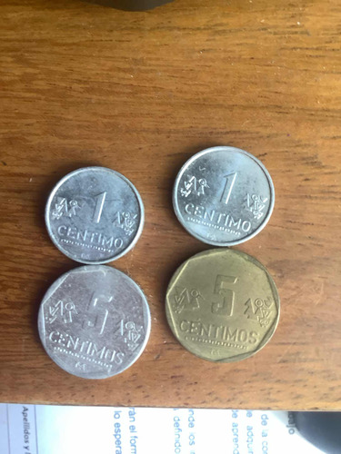 2 Monedas De 5 Y 1 Céntimo