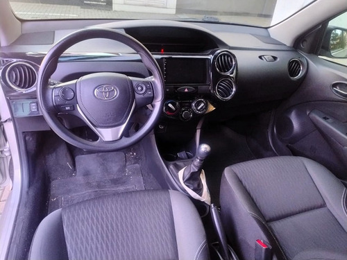 Toyota Etios 1.5 X PLUS 16V FLEX 4P MANUAL