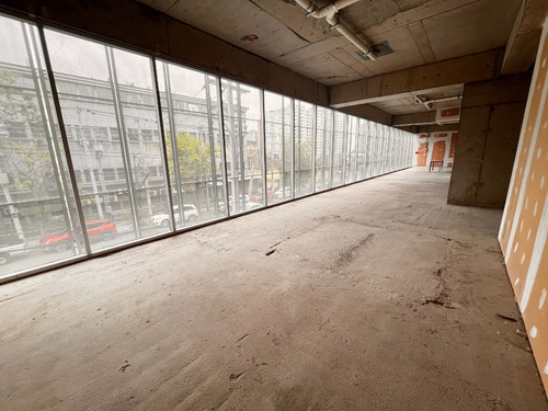 Planta Libre En Nuevo Strip Center, Metro Hospitales