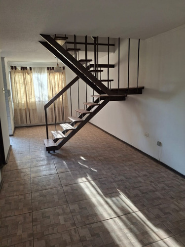 Venden Dueños Depto Duplex En Segundo Piso, Villa Uc, Macul