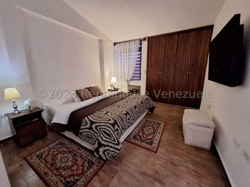 Maria Elena Latouche Se Vende Townhouse: 425 Mts: Pozo, Planta 100% Excelente Ubicación. Moderno Y Cómodo. Ven A Visitarlo!! Mels 24-8814