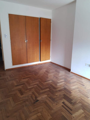 2 Dormitorios Con Balcon Y Cochera. Departamento En Alquiler En Nueva Cordoba