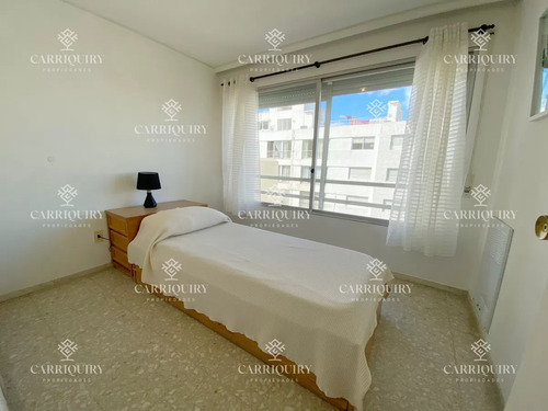 Venta Apartamento De 3 Dormitorios En Torre De Categoría