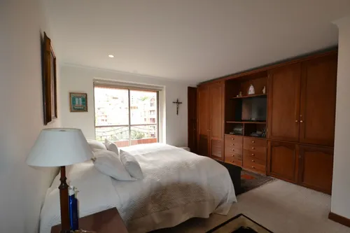 Apartamento En Venta En El Nogal. Cod V12046