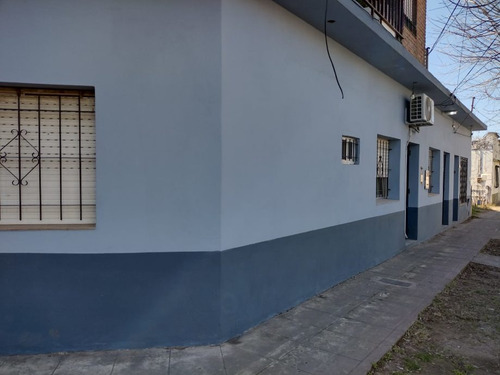 Imagen 2 de 4 de Permuta - Departamento Tipo Casa En Venta - Moron Norte