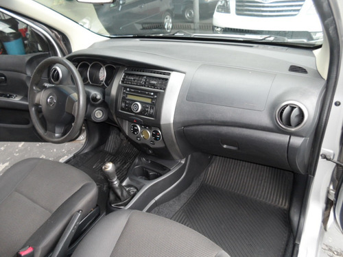 Nissan / Grand Livina 1.8 S 2013 Prata