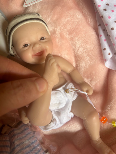Muñeca Bebé Reborn Silicona Miaio 25 Cm (Usado)