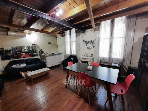 Ph S/exp Al Frente En Catamarca Y Av. Independencia - 114 M2 Gran Patio Todo Sol