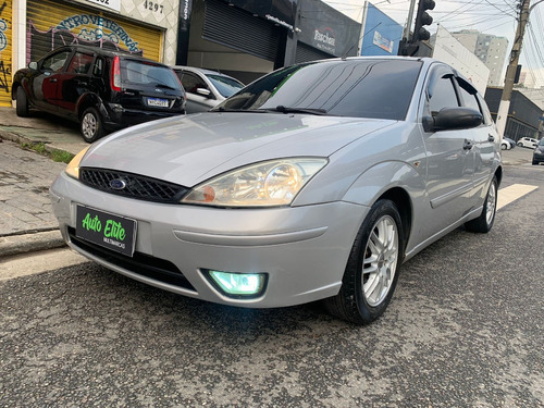 Ford Focus 1.6 Gl 5p