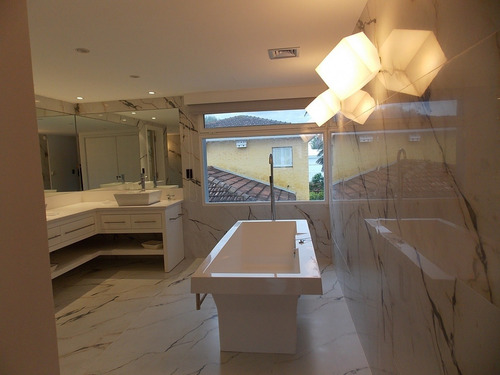 Casa En Venta De 5 Dormitorios En Península