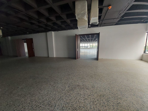 Alquiler De Local Comercial En Naco De 1,534 M2