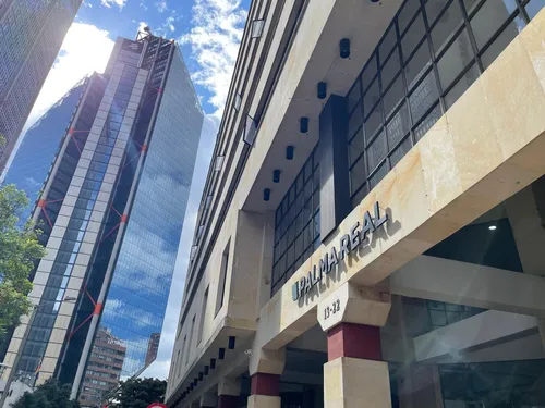 En Venta Local Comercial Con Mezzanine En El C.c Palma Real, Bogotá (18660).
