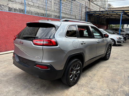Jeep Cherokee Latitude 4x2 Queroseno Cherokee Latitude 4x 2