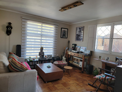Casa Con Amplio Terreno En Sector Macul/ Líbano