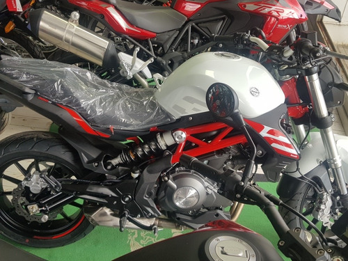 Imagen 2 de 17 de Benelli 302 S En Sbk Motos