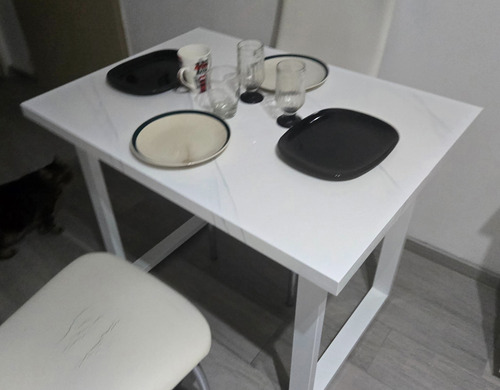 Mesa Blanca Estilo Marmol Laqueada 70 X 100 Blanco Blanco (Usado)
