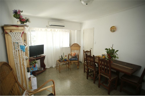 Departamento En Venta De 2 Dormitorios En La Plata