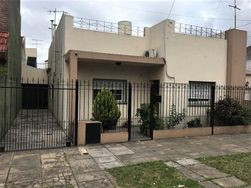 Venta Casa 2 Dormitorios San Justo Con Cochera