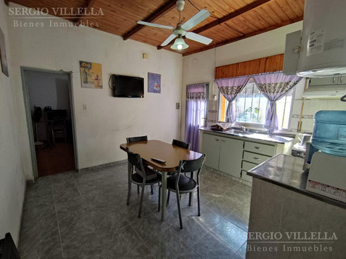 Corrientes 2800 - Departamento De Pasillo De Dos Dormitorios Con Patio En Venta