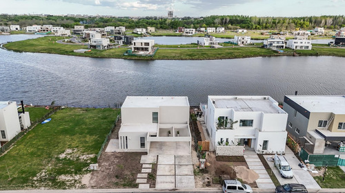 Venta Casa A La Laguna - Barrio Santa Ana Tigre