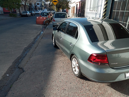 Volkswagen Voyage 1.6 Highline 101cv