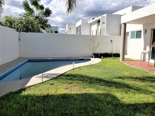 Imagen 1 de 14 de Se Vende Casa En Cumbres Del Lago Con Alberca Propia, Gran T