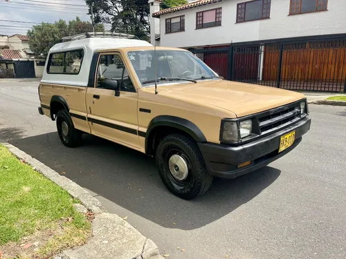 Mazda B2000 2.0 B2000