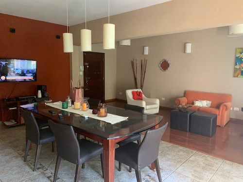 Imagen 5 de 9 de Venta- Excelente Casa!