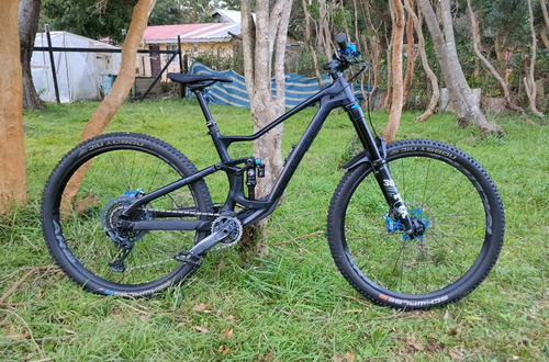 Bicicleta Devinci Troy Carbon/alu 