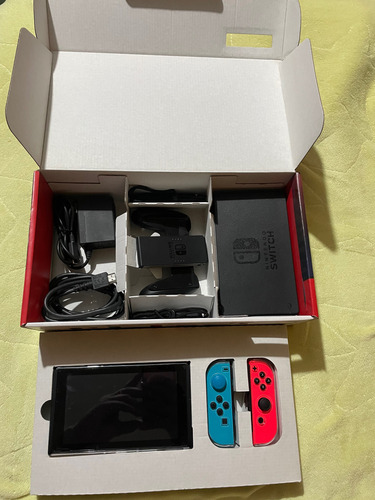 Nintendo Switch Neon Blue And Neon Red Joycon. Color Rojo (Usado)